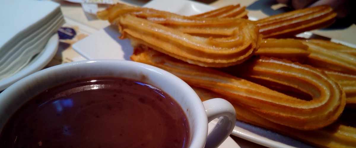 churros-with-chocolate-1114343_1280.jpg